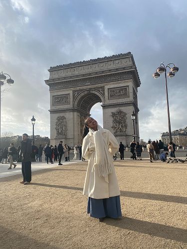 Maziah in France, Paris