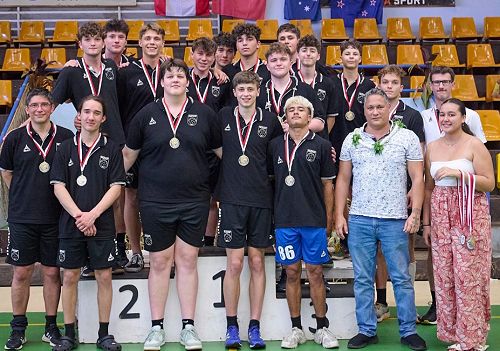 Felix Pettigrew's Silver Lining in Tahiti