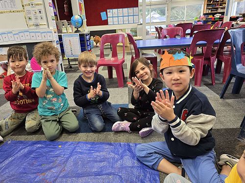 Our Kōwhai (Year 0/1) are enjoying making models of planets during a space inquiry.