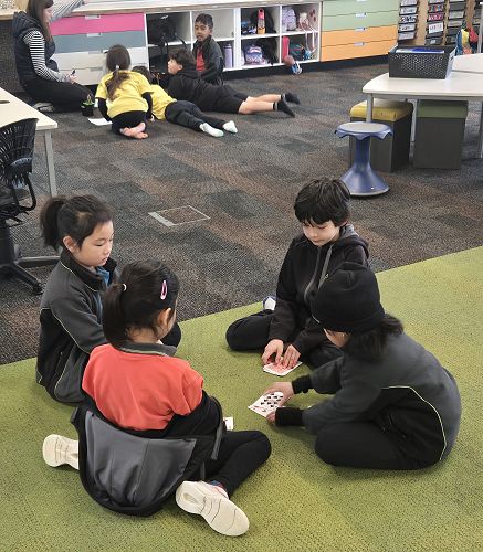 Independent maths games in Koru