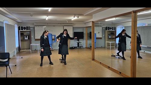 Video: Girl on the Pank Video 2 for Centre of Mass