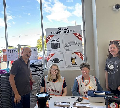 Rotary 'Shed' Raffle volunteers