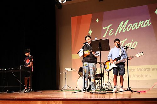 Te Moana Trio - Micaiah Aholelei, Ofaloto Moata'ane, Tomasi Tili