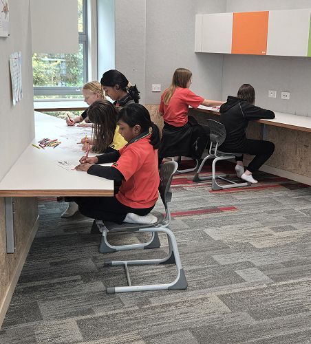 Independent Mandarin learning in Pōhutukawa