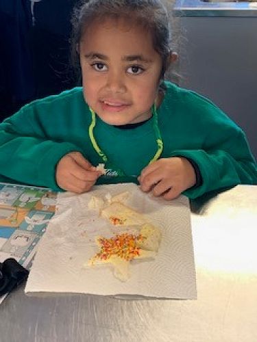Lusia with her Matariki fairy bread at KIT Day