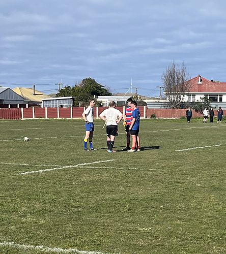 Ben and Braxton having a chat to the refs at halftime!