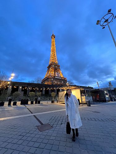 Maziah in France, Paris