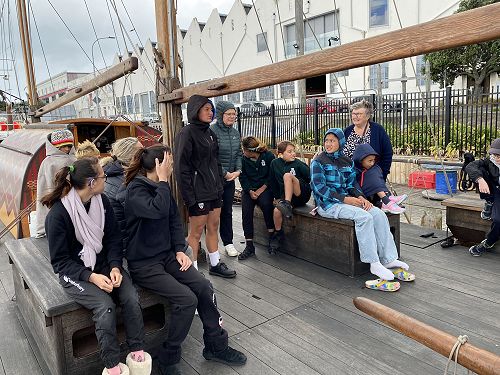 Te Maire saying a thank you speech on the waka hourua