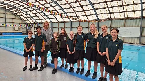 L-R: Mateus Parker, Kane Kelly, Mr Cruice, Isabel Jackson, Ella Dippie, Lucy Hutcheson, Hope Helm, Evie Peddie, Lucy Rowland, Sophie McWilliam