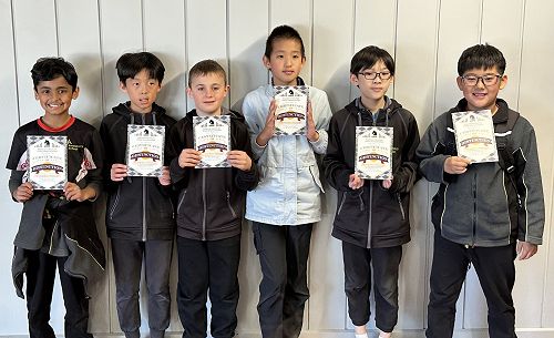 The winning team in the regional chess comps