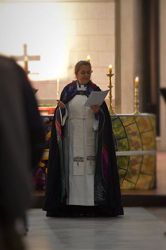 Bishop Anne leads the Renewal of Commitment, Chrism Mass