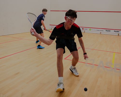 Taylor Vette (right)