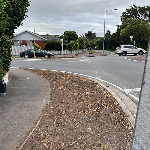 Grahams Rd roundabout