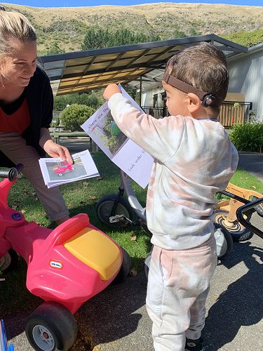 Hayley and Leo Easter Hunt Sumner Playgroup