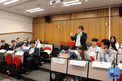 Sam Allen using his oratory skills to influence!