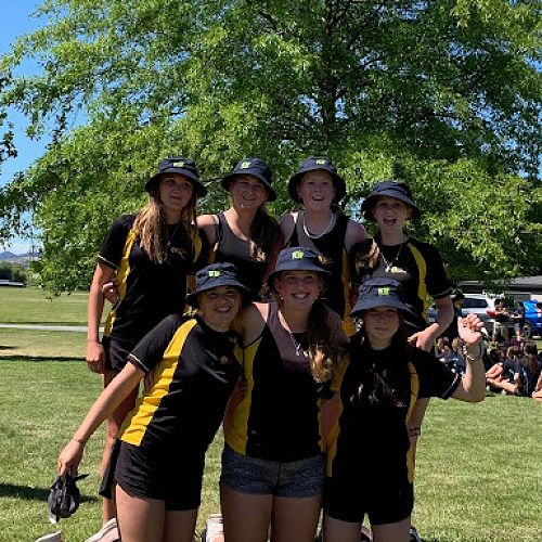 The Central Otago Year 9-10 Girls Smash Cricket champions