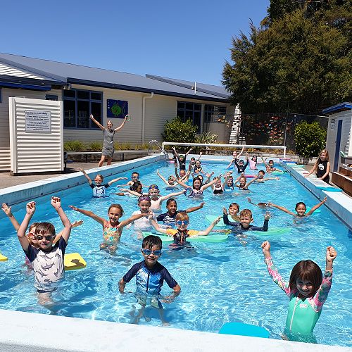 Our Y2 students enjoying the pool on a hot summer's day!