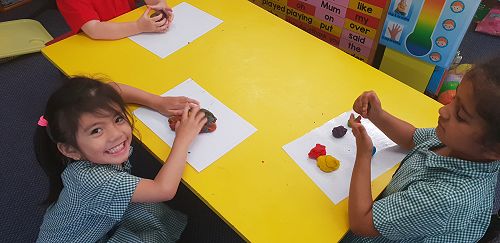 Mixing colours with playdough