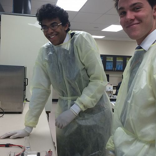 Ned and Spencer with a gel electrophoresis tank