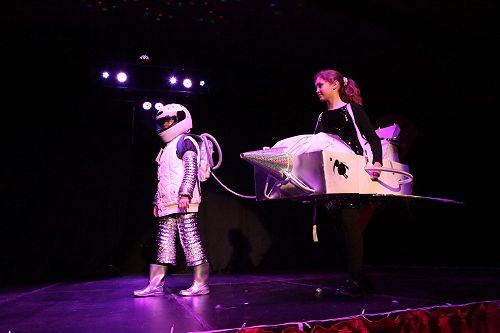 2017 Wearable Arts - Emma Warwick - "Space Walk"