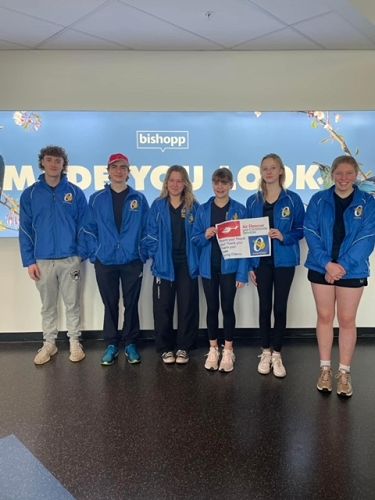 Elizabeth Dearden (far right)