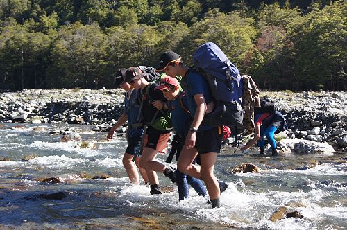 Jack, Edward, Tom and Tom cross the North Branch of the Temple