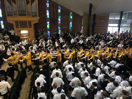 Haka between school and Tihoi group