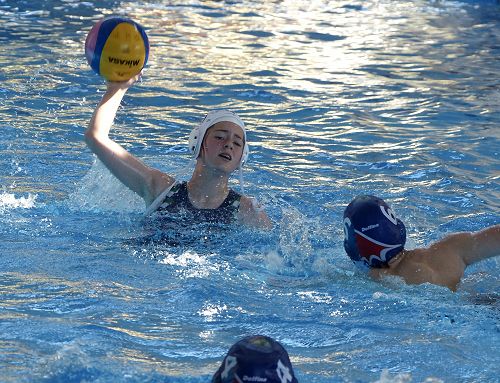 Zara Pratley looking for the pass