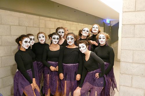 Black and purple dance crew - Contermporary