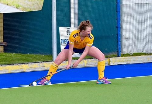 Madison Lobb dragging out a Penalty Corner