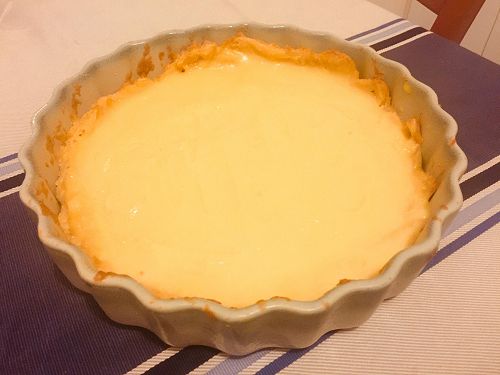 There was enough Tarte au citron to share with the international students and each have a mini-gâteau each!