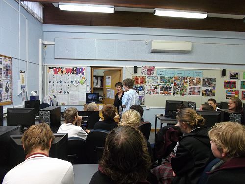 9DGT Skype with America