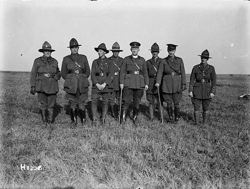 Chaplains officiating at New Zealand Division thanksgiving service after
the armistice ending World War I . Rev. Hoani Parata is second from left