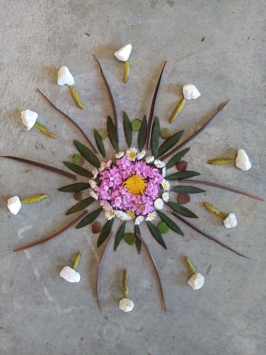 Lola N has been giving the Whenua iti connect with natures tasks a go and produced this beautiful mandala. 