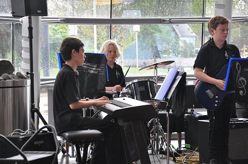 Jazz band at the Art Gallery