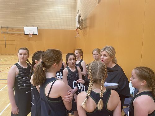 Jo Hurst coaching 7 Navy 