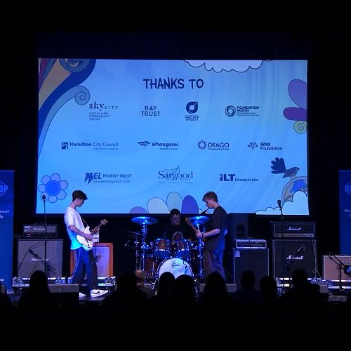 Video: The Bagels perform 'chasing waves' at the Smokefree Rockquest